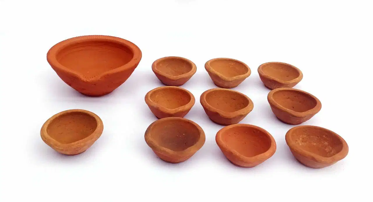 Mud Dipak (Chaaki) Medium Size