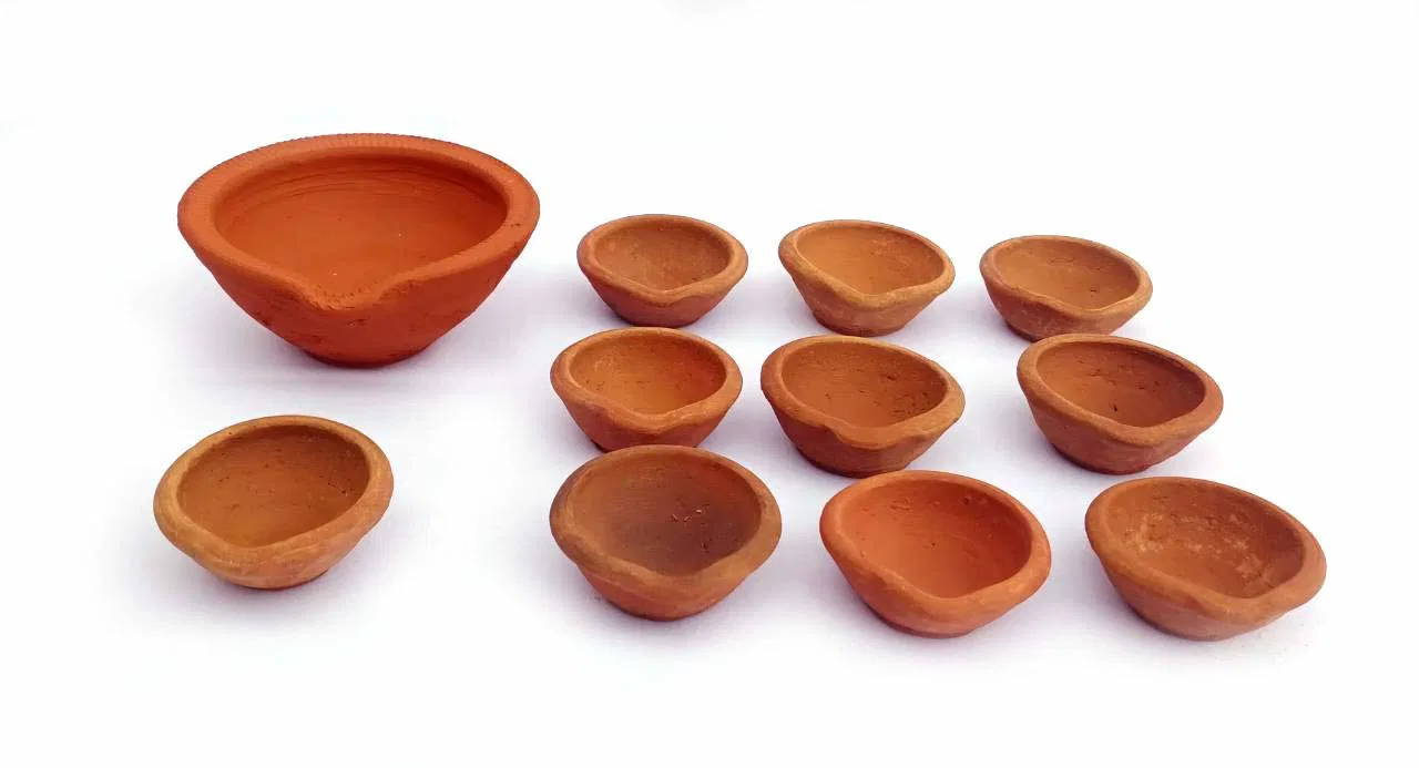 Mud Dipak (Chaaki) Medium Size