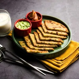Ghar ka Aloo Paratha – image 1