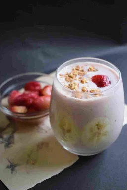 Strawberry Chia Rasoi Protein Shake – image 1