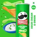 Pringles Sour Cream And Onion Potato Crisps – image 1