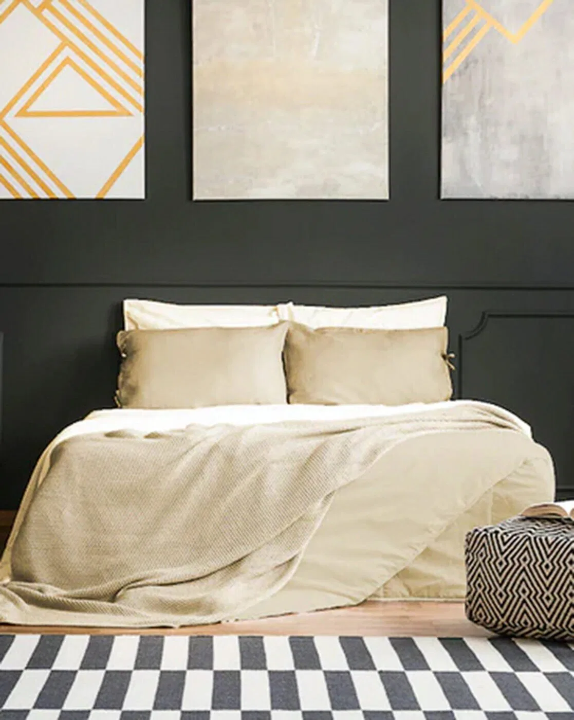 Bedlam Queen-Size Fitted Bedsheet with Pillow Covers & Sham Covers