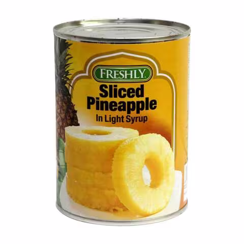 FRESHLY SLICES PINEAPPLE