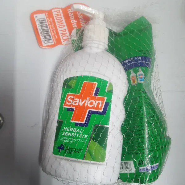 Savlon Herbal Sensitive Handwash