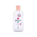 Johnson's Non-Sticky Baby Oil with Vitamin E for Easy Spread and Massage – image 1