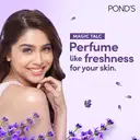 POND'S Magic Freshness Talcum Powder, Acacia Honey – image 4