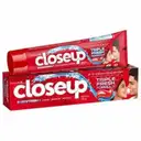 Closeup Everfresh+ Anti-Germ Gel Plaque Removal Toothpaste Red Hot  – image 1