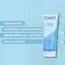 POND'S Hydra Light Hyaluronic Facewash Hydrate & Glow – image 5