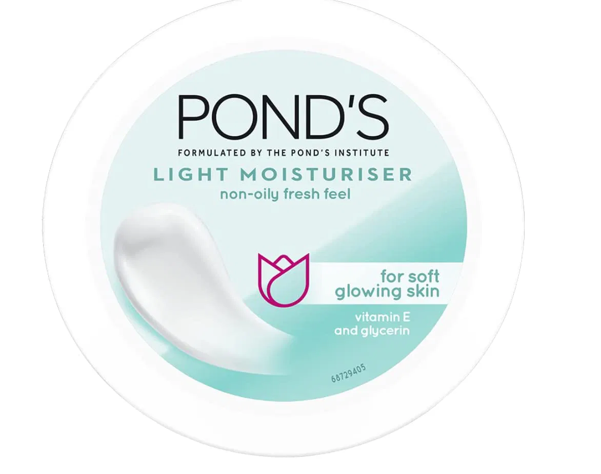 POND'S Light Moisturiser Non-Oily Fresh Feel With Vitamin E + Glycerin