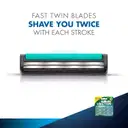 Gillette Vector Plus Cartridge, Medium – image 3