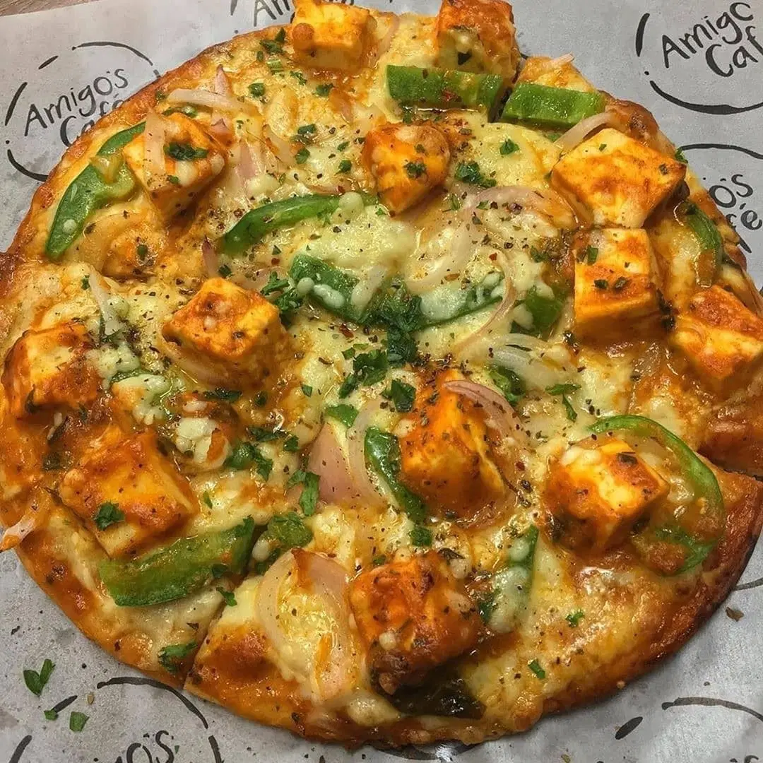 Makhni Paneer Pizza
