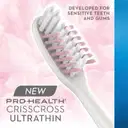Oral-B Crisscross Sensitive Ultrathin toothbrush – image 3