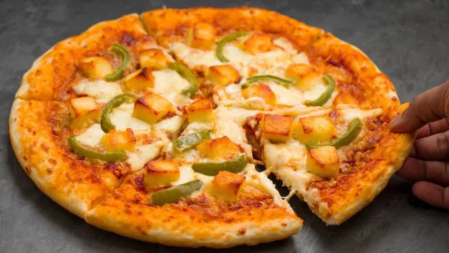 Makhni Paneer Pizza