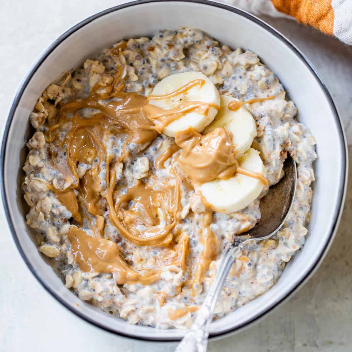 Oats Porridge with Peanut Butter and Banana Slices