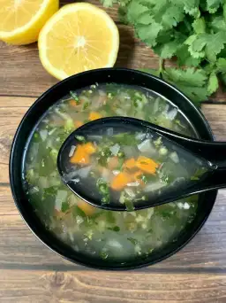 Veg Lemon Coriander Soup – image 1