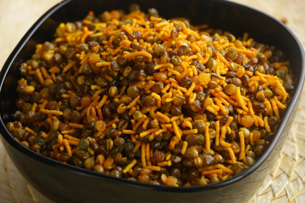 Agra dal moth namkeen/Agra mixture