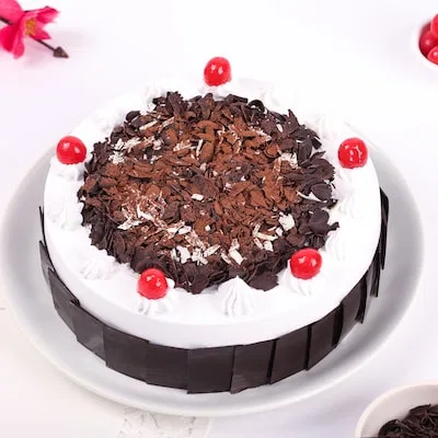 Black forest dreamland cake