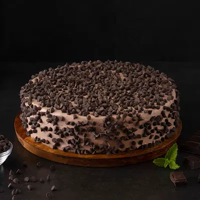 Choco chips muddy chocolate cake