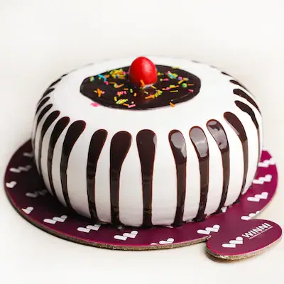 Dark desire cake