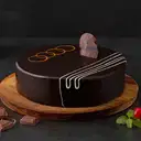 Decorative chocolate cake – image 1