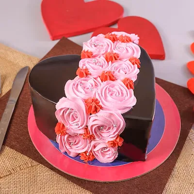 Flowery heart chocoalte cake