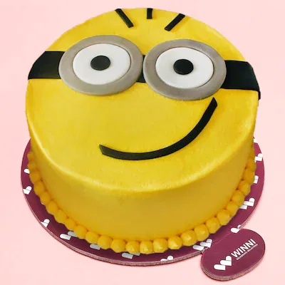 Hello minion cake