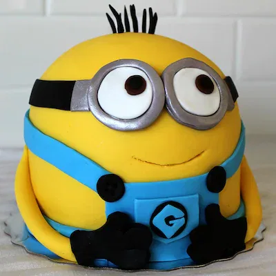 Mischivious minion cake