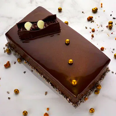 premium fresh chocolate cake