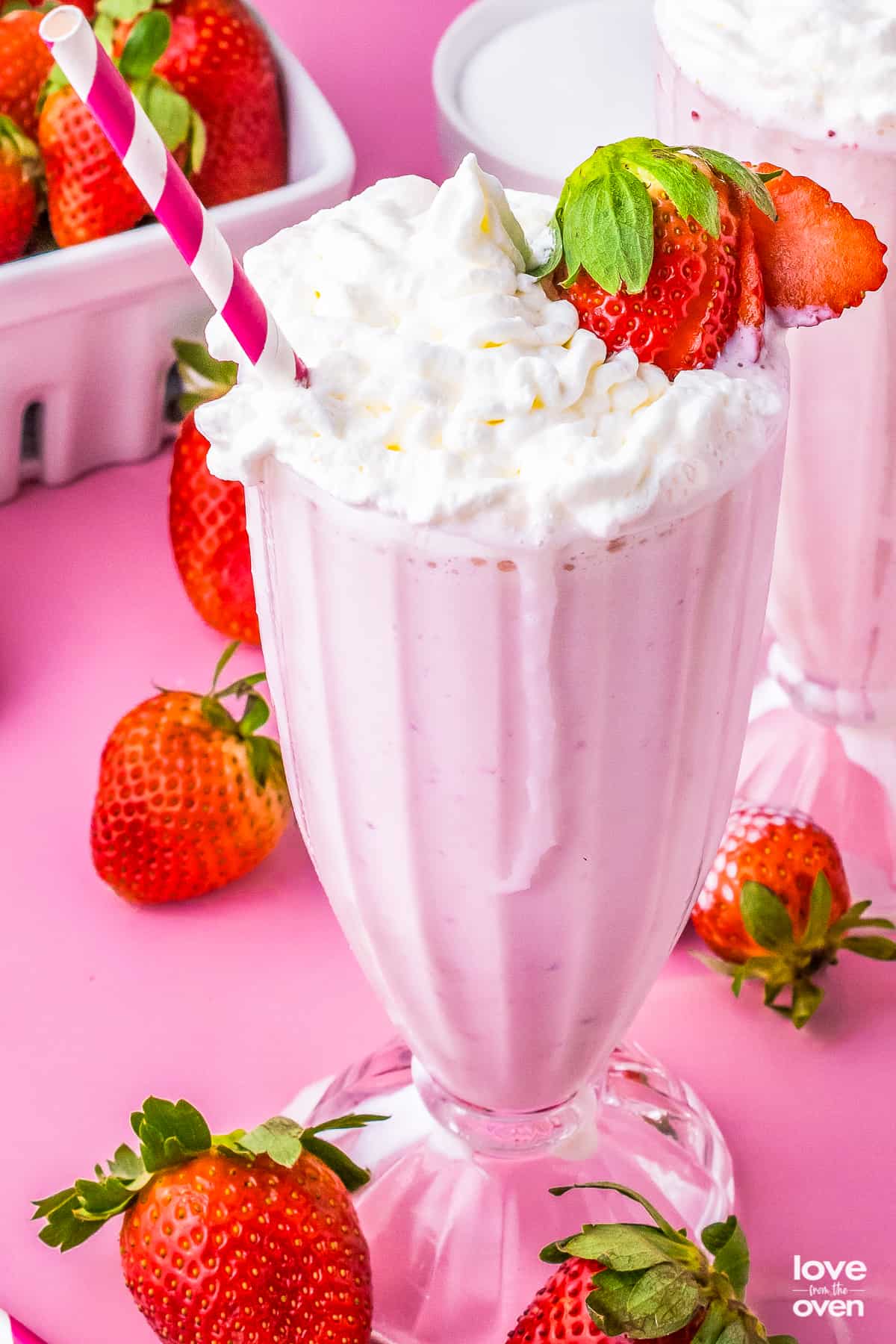 STRAWBERRY MILKSHAKE