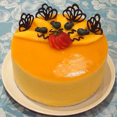 Tempting mango cake