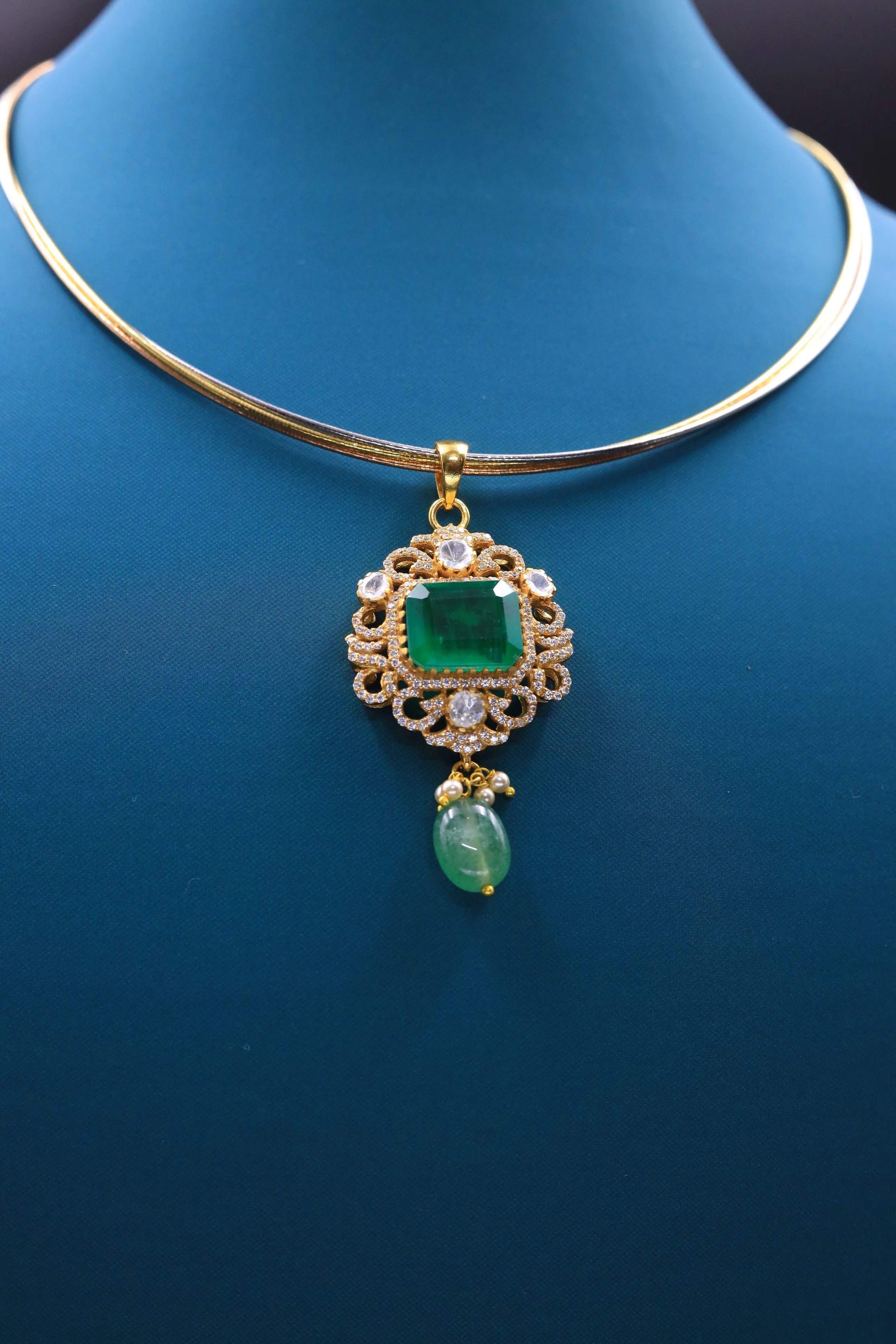 Emerald Polki pendant set