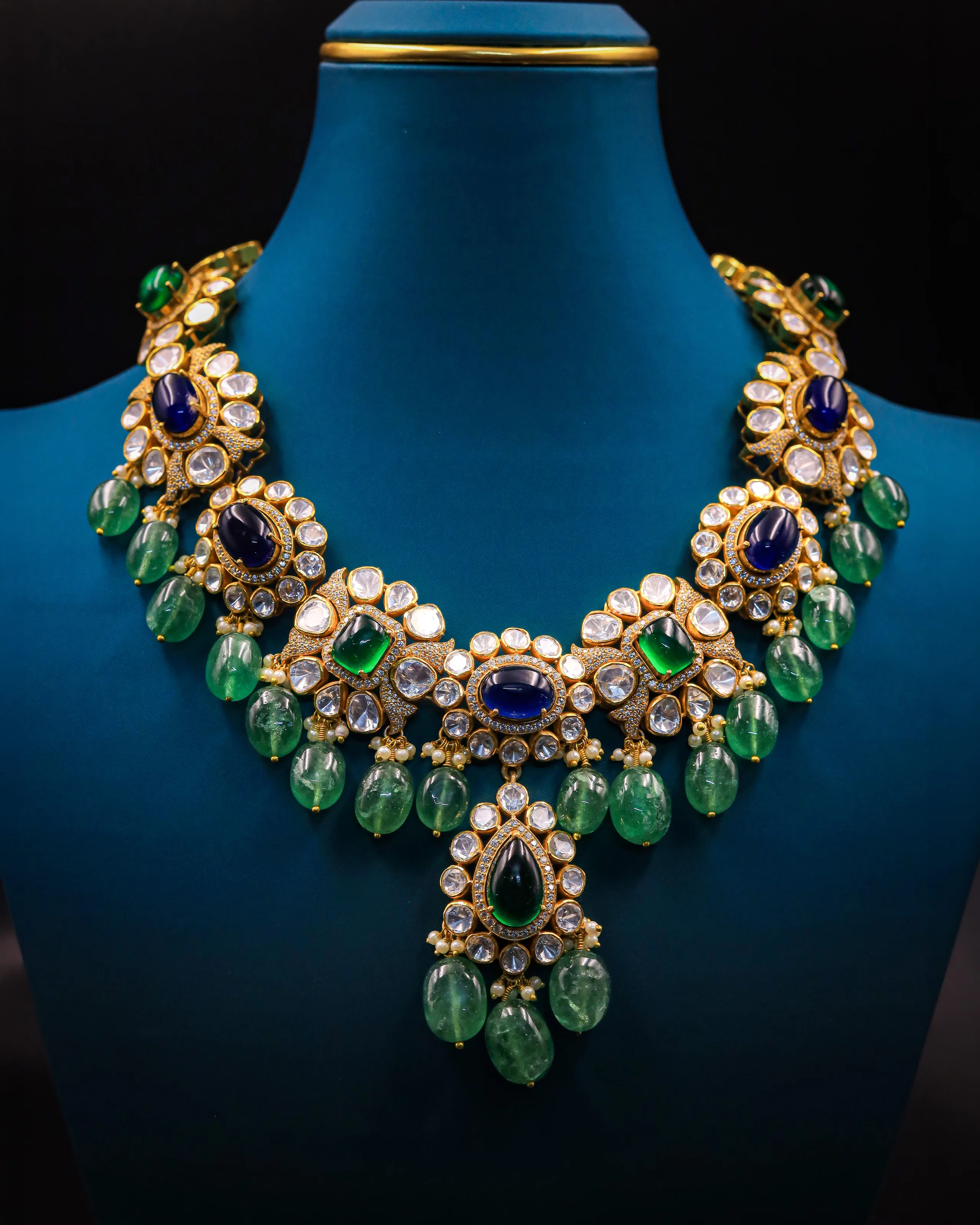 Floral emerald mossinate polki necklace set
