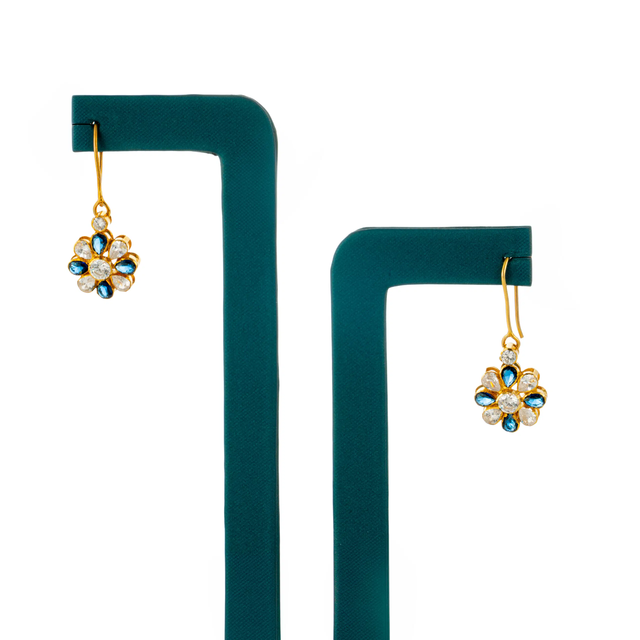 Multicolour hangings