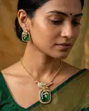 Parrot Emerald pendant set – image 3