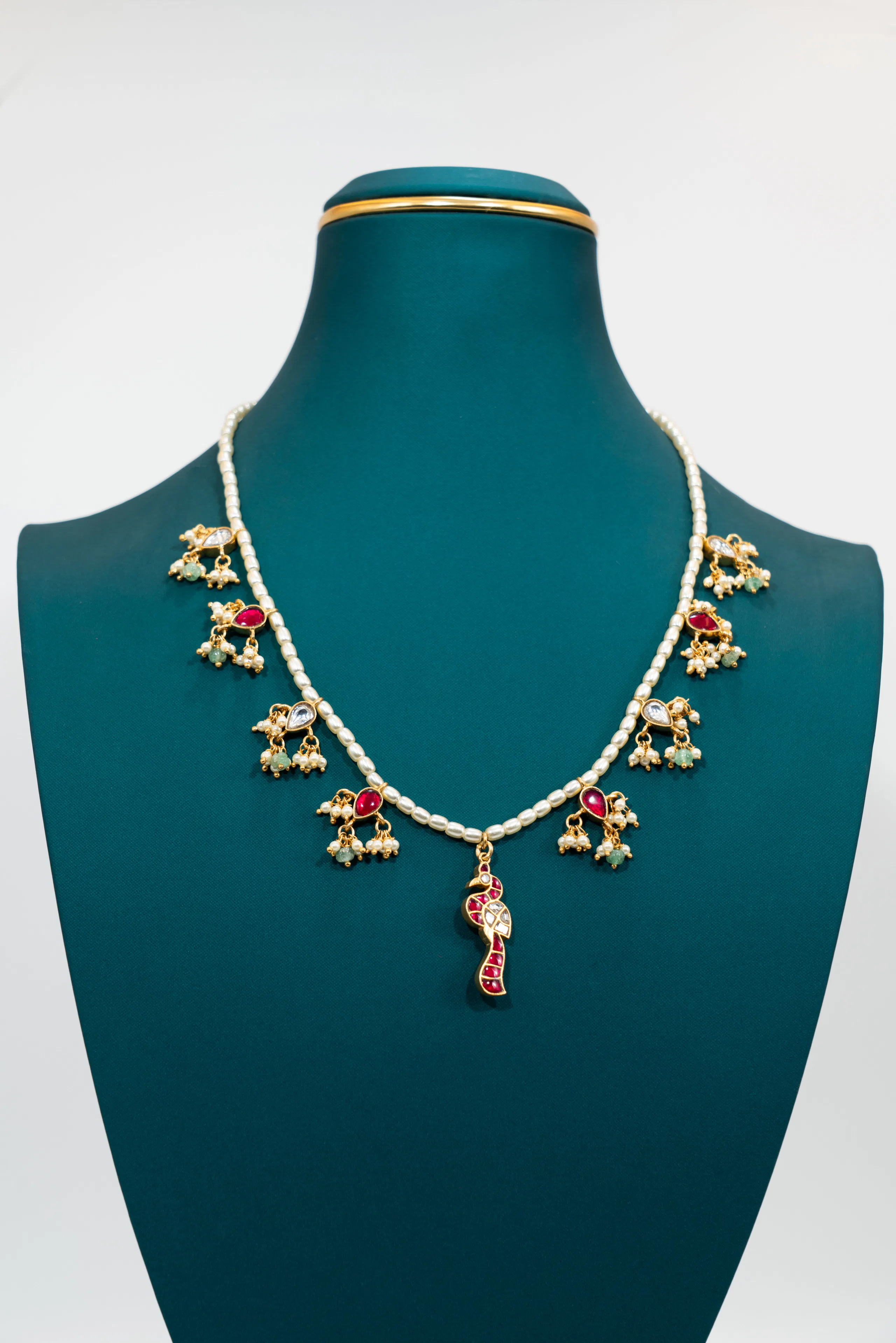 Pearl peacock chain set
