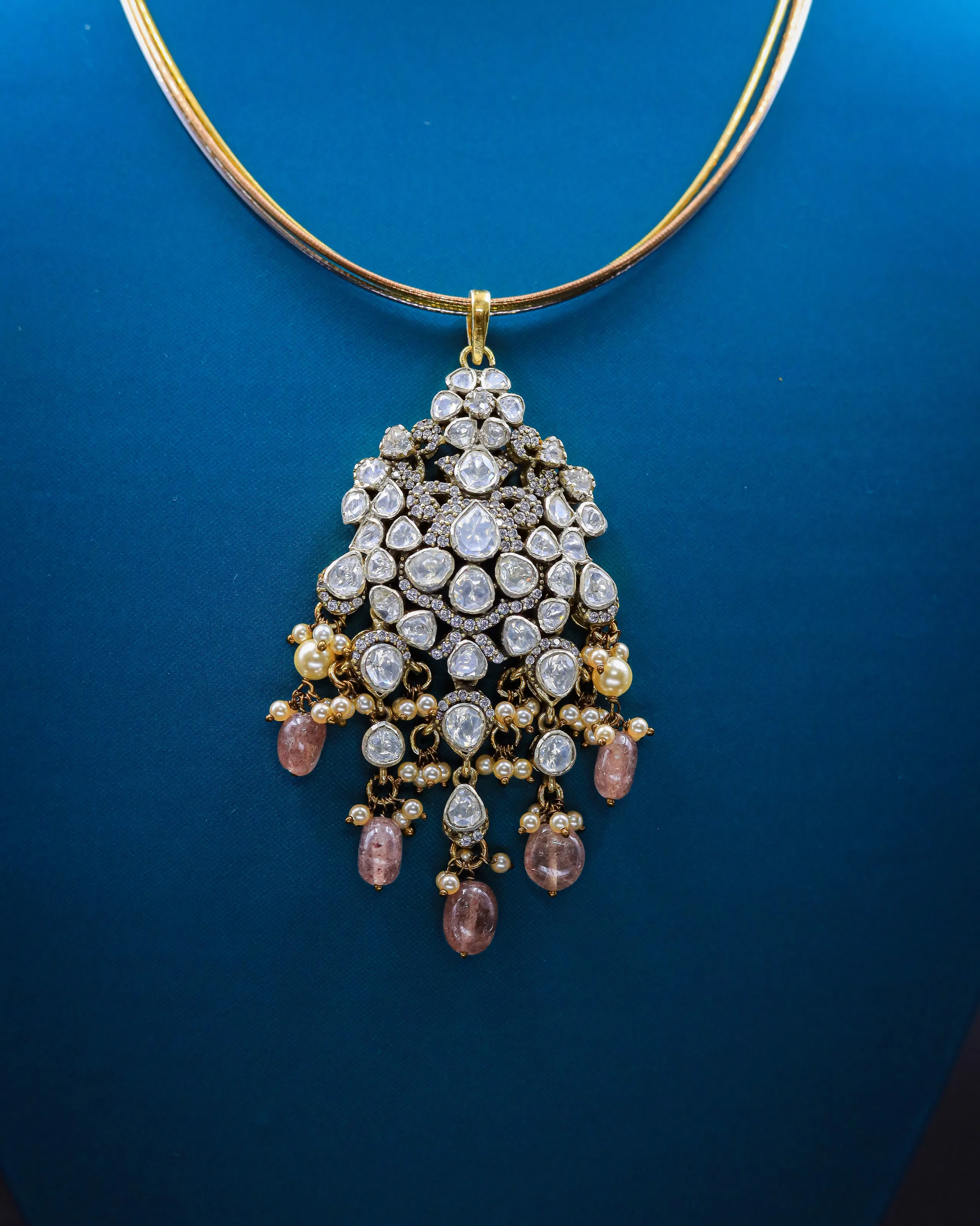 Pink beads Mossinate polki pendant