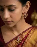 Red Kundan Kamalam pendant set – image 3