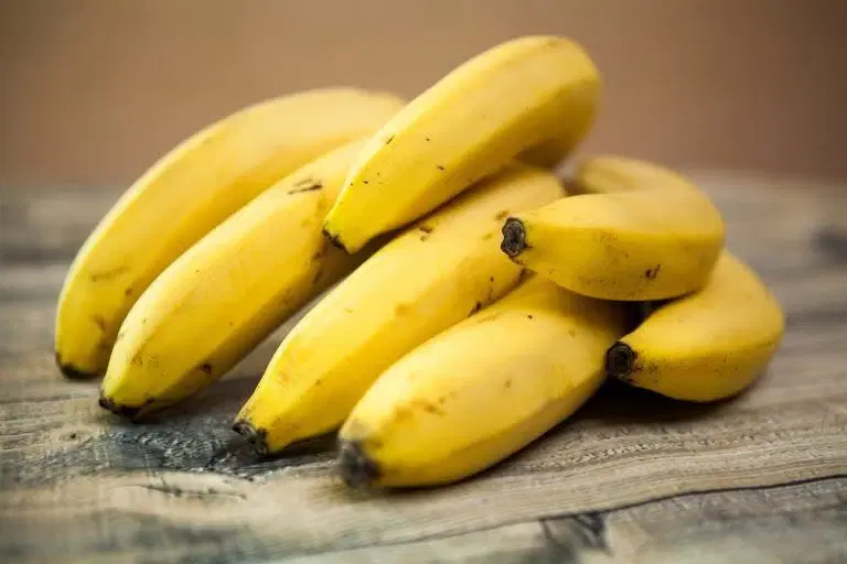 Bananas 6 PCS 
